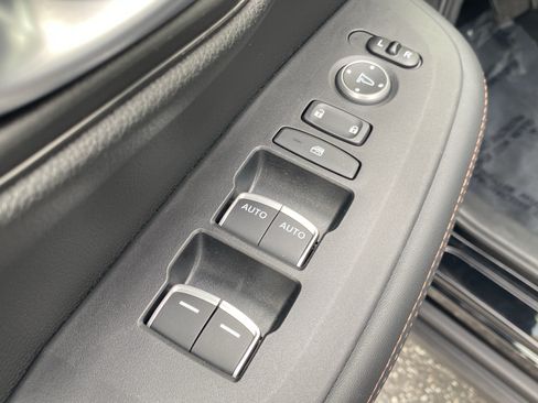 Used 2025 Honda HR-V Sport image 16