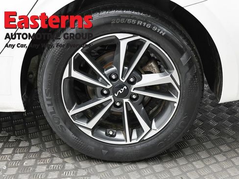 Used 2024 Kia Forte LXS FWD image 8