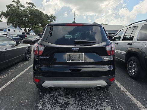 Used 2018 Ford Escape SE FWD image 4