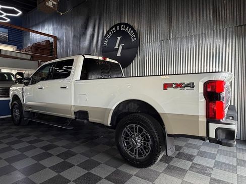 Used 2025 Ford F350 Platinum w/ Platinum Plus Package AWD/4WD image 4