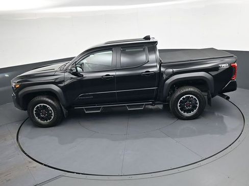 Used 2024 Toyota Tacoma TRD Off-Road w/ TRD Off Road Upgrade Package image 31