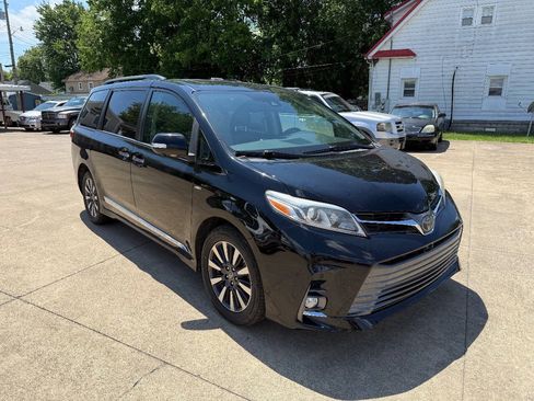 Used 2019 Toyota Sienna Limited Premium AWD/4WD image 5