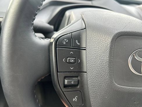 Used 2025 Toyota Prius LE FWD image 23