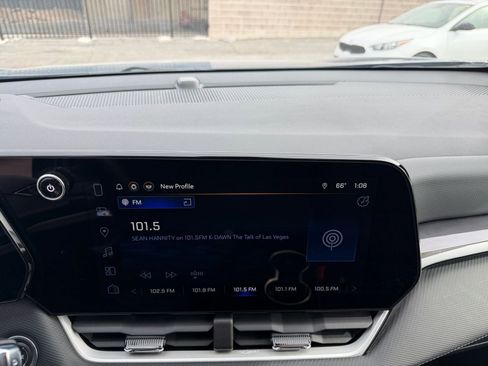 Used 2025 Chevrolet Equinox LT image 20