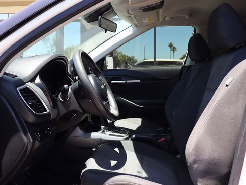 Used 2023 Kia Seltos LX AWD/4WD image 38