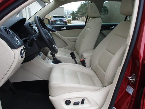 Used 2016 Volkswagen Tiguan SE image 74