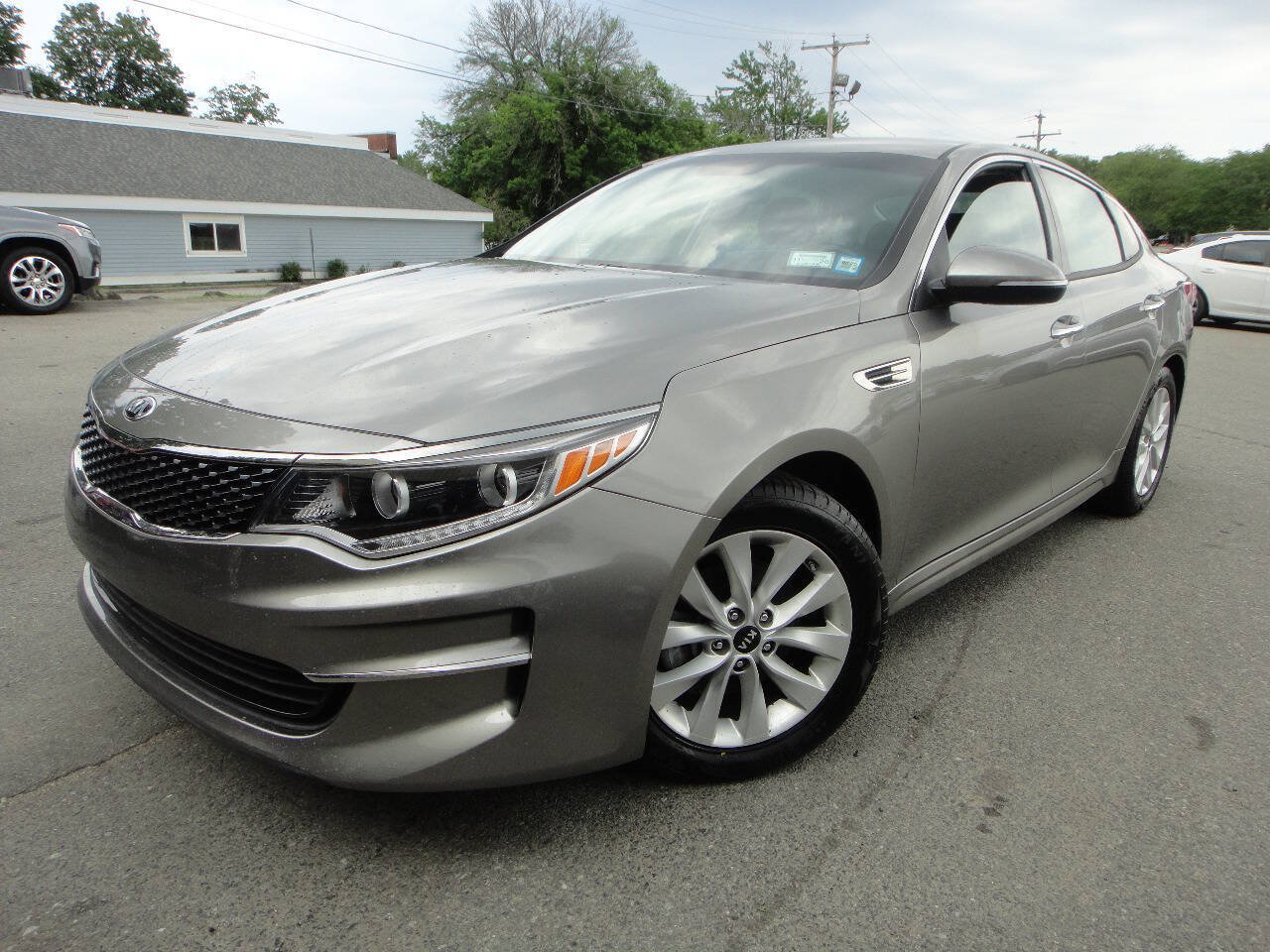 Used 2017 Kia Optima EX FWD image 1