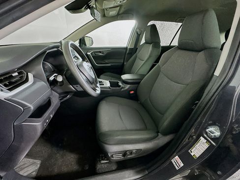 Used 2025 Toyota RAV4 XLE image 13