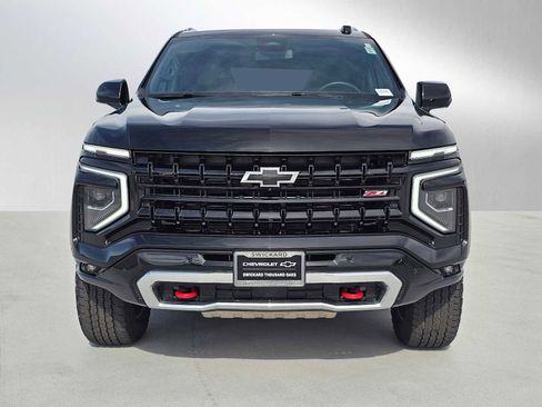 Used 2025 Chevrolet Suburban Z71 image 8