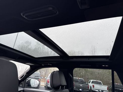 Used 2025 Lincoln Navigator L Reserve w/ Jet Appearance Package image 24