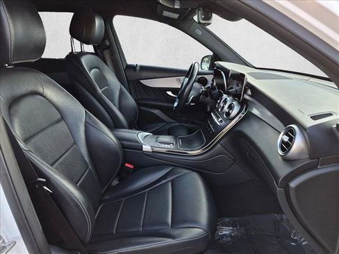 Used 2022 Mercedes-Benz GLC 300 image 20