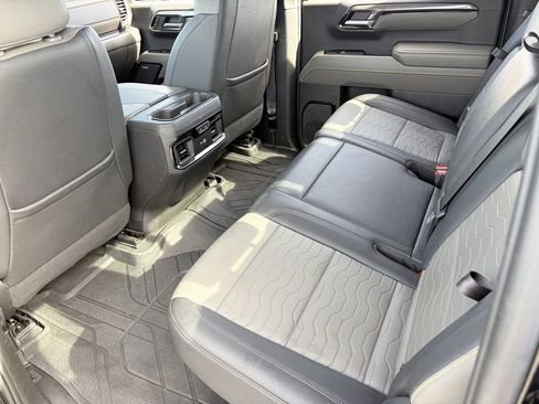 Used 2023 Chevrolet Silverado 1500 ZR2 w/ Technology Package image 17