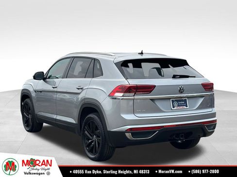 Used 2023 Volkswagen Atlas Cross Sport SE w/ Panoramic Sunroof Package AWD/4WD image 3