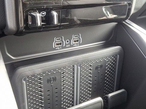 New 2025 RAM 2500 Laramie image 11