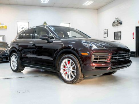 Used 2019 Porsche Cayenne image 6
