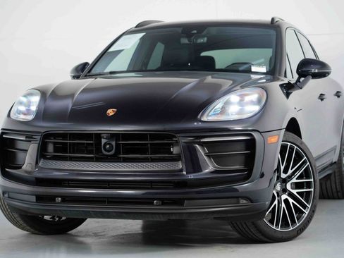 Used 2023 Porsche Macan w/ Premium Package Plus image 3