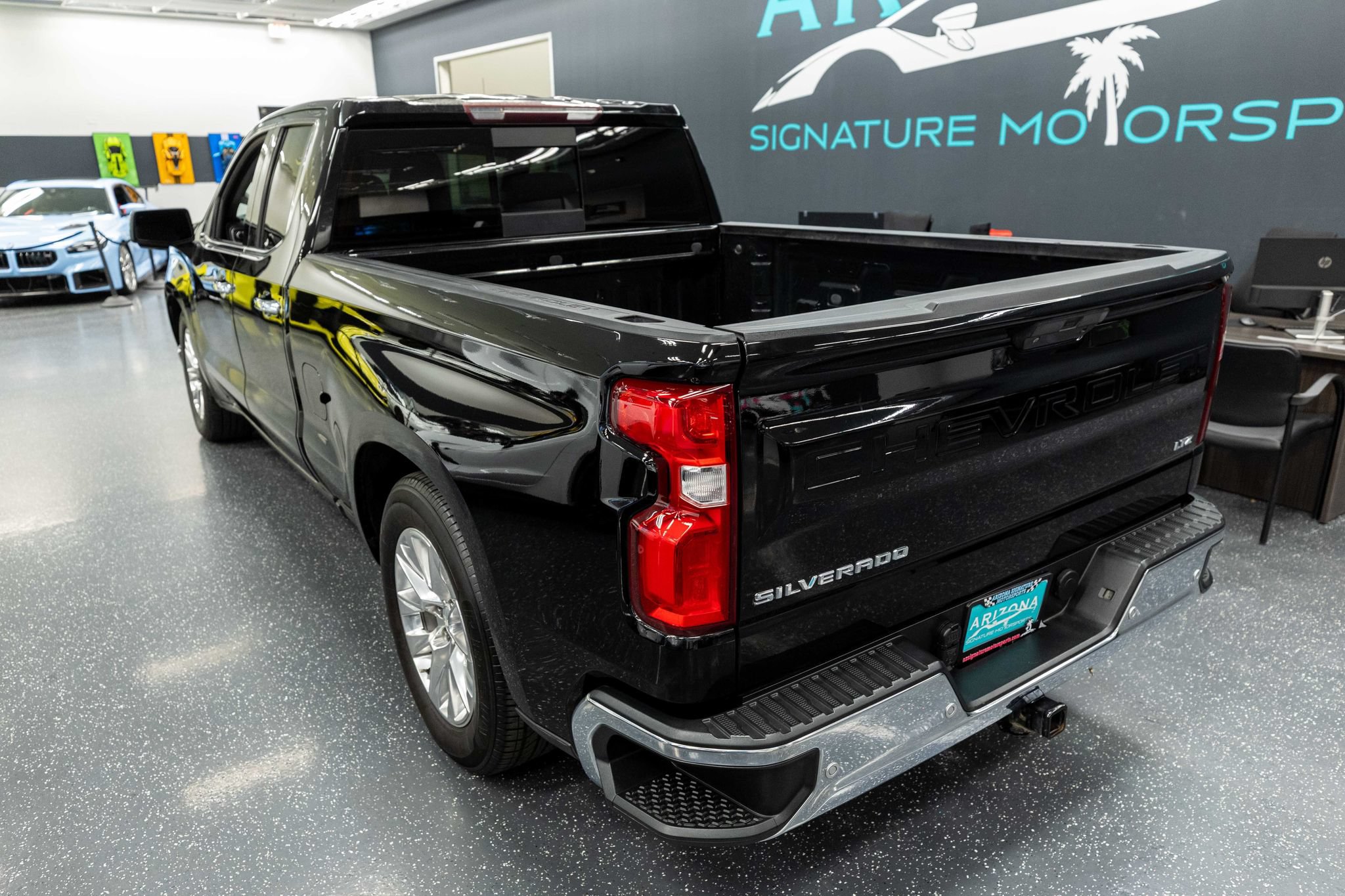 Used 2019 Chevrolet Silverado 1500 LTZ w/ LTZ Plus Package AWD/4WD image 9