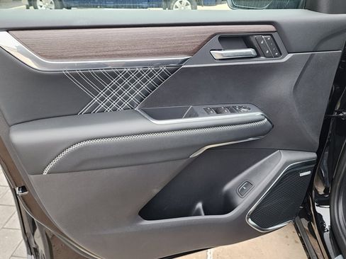 New 2026 GMC Acadia Denali image 13