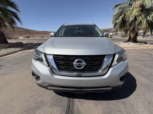 Used 2019 Nissan Pathfinder SL FWD image 8