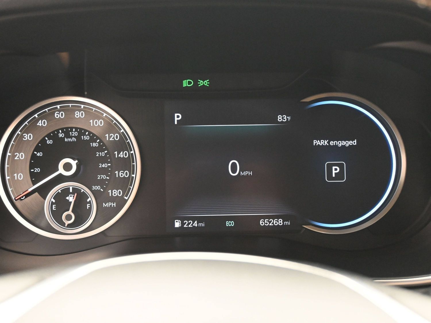 Used 2022 Genesis G70 3.3T RWD image 7