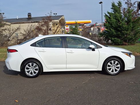 Certified 2025 Toyota Corolla LE image 7