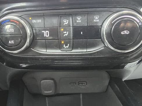Used 2024 Chevrolet Trax LT FWD image 23