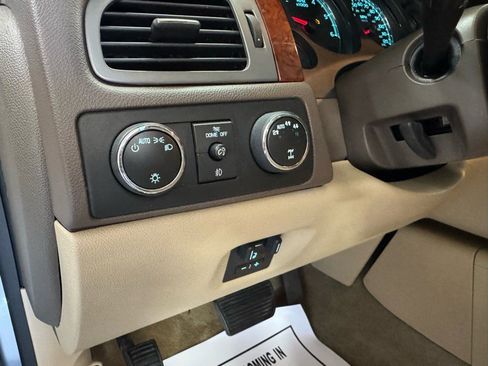 Used 2014 Chevrolet Tahoe LTZ image 25