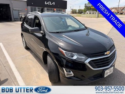 Used 2019 Chevrolet Equinox LT w/ Sun & Navigation Package image 2