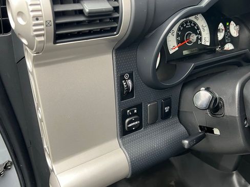 Used 2014 Toyota FJ Cruiser 4WD w/ Convenience Package image 13