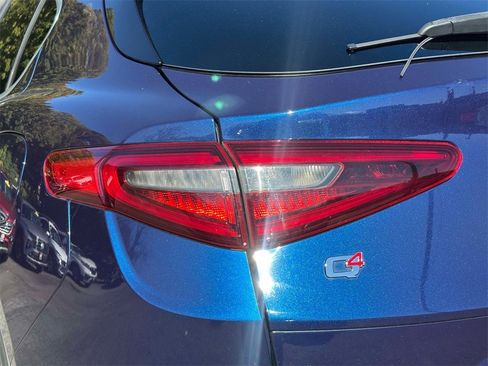 Used 2019 Alfa Romeo Stelvio Ti image 11