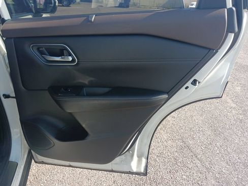 Used 2021 Nissan Rogue Platinum FWD image 20