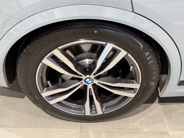 Used 2026 BMW X7 xDrive40i w/ M Sport Package AWD/4WD image 12