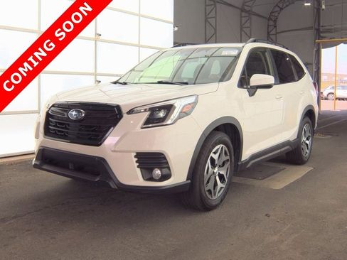 Used 2023 Subaru Forester Premium image 1