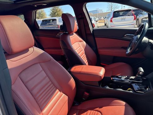 Used 2023 Kia Sportage SX image 11