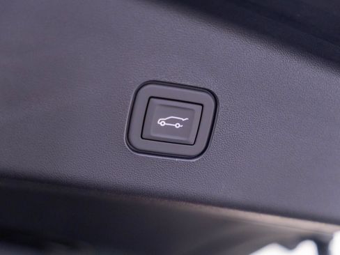 New 2027 Cadillac Vistiq Luxury w/ LPO, Floor Liner Package AWD/4WD image 32