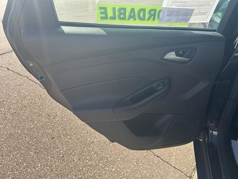 Used 2013 Ford Focus SE w/ SE Winter Pkg FWD image 13