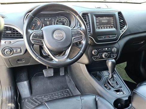 Used 2021 Jeep Cherokee Latitude Plus FWD image 38