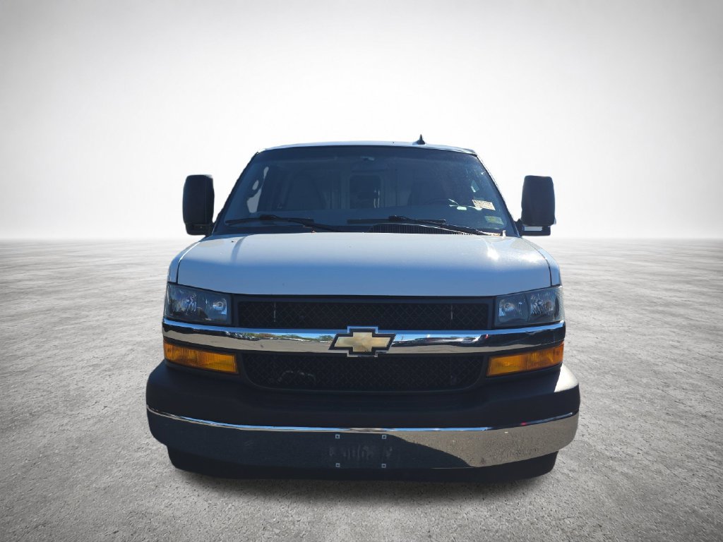 Used 2022 Chevrolet Express 3500 w/ Power Convenience Package RWD image 3