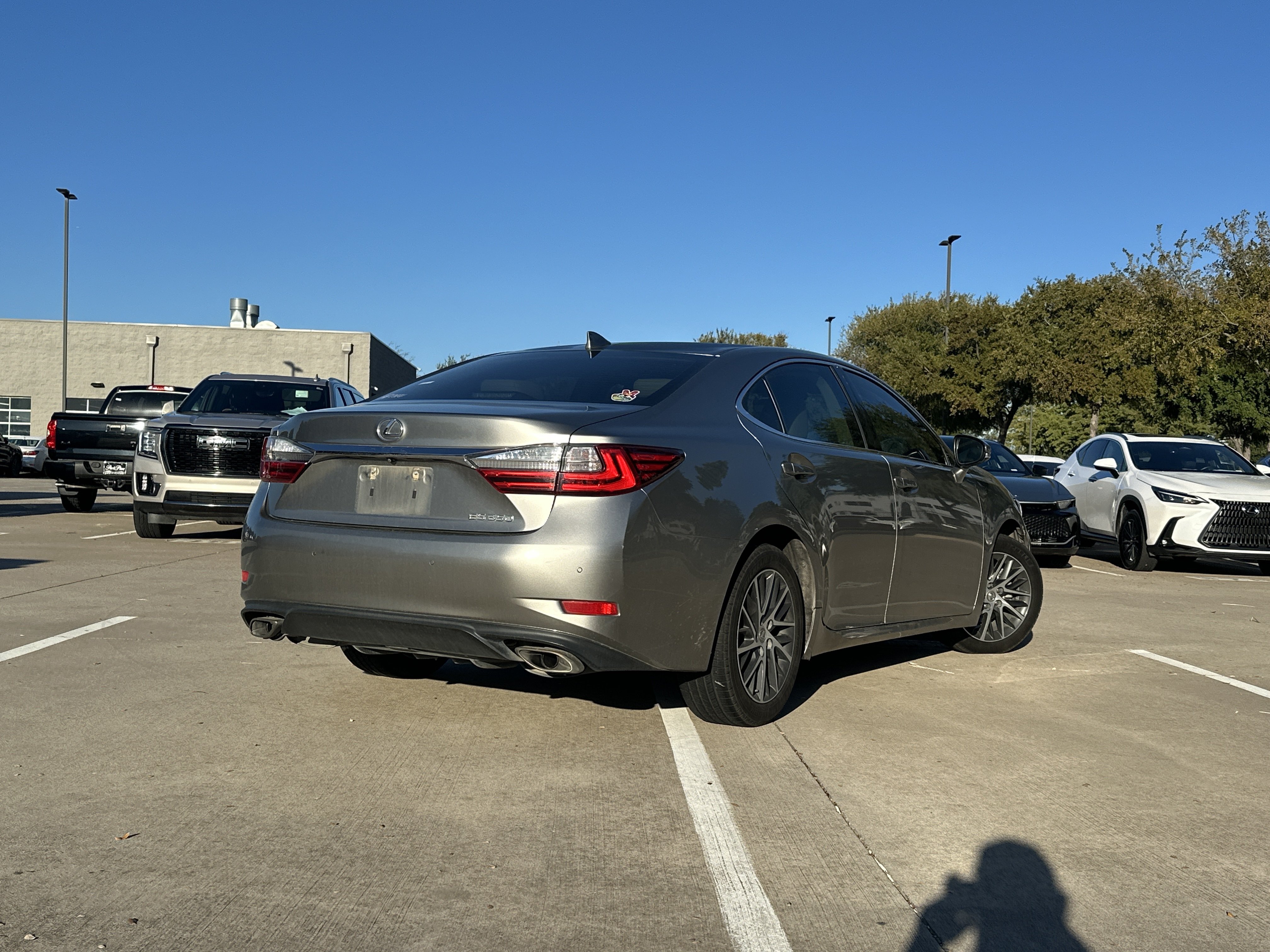 Used 2017 Lexus ES 350 FWD image 2