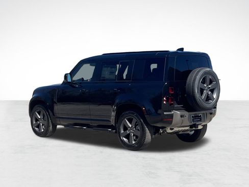 New 2025 Land Rover Defender 110 X-Dynamic SE image 3