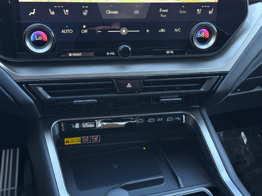 Used 2026 Lexus TX 500h AWD w/ Technology Package image 28