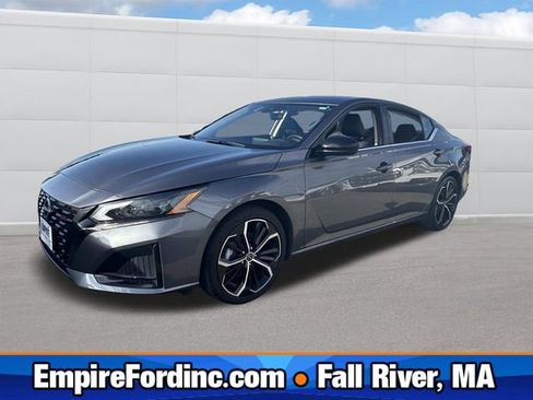 Used 2024 Nissan Altima 2.5 SR FWD image 1