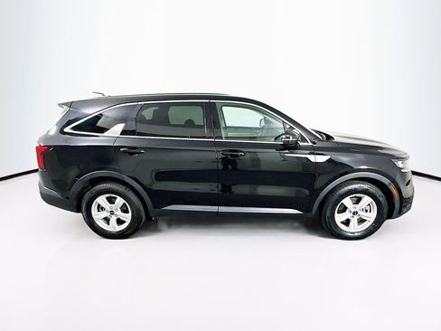 Used 2023 Kia Sorento LX image 10