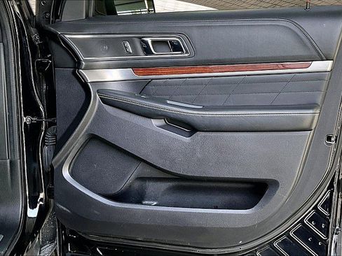 Used 2018 Ford Explorer Platinum AWD/4WD image 15