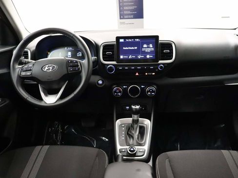 Used 2026 Hyundai Venue SEL FWD image 14