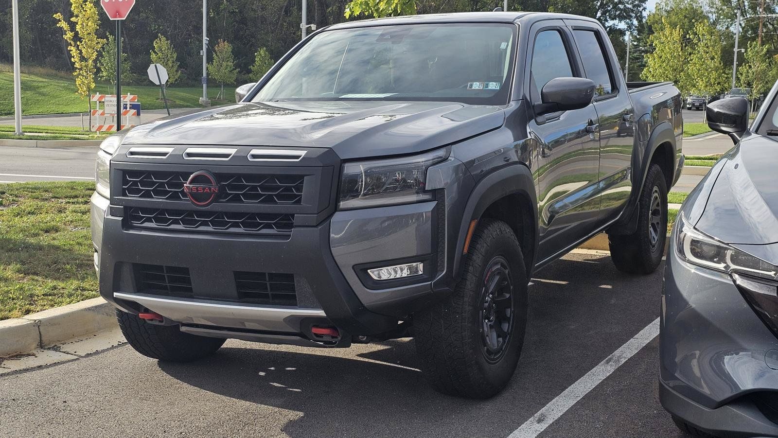 Used 2026 Nissan Frontier PRO-4X AWD/4WD image 1