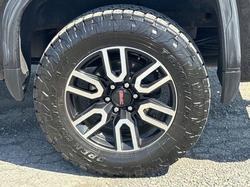 Used 2020 GMC Sierra 1500 AT4 w/ AT4 Premium Package AWD/4WD image 14