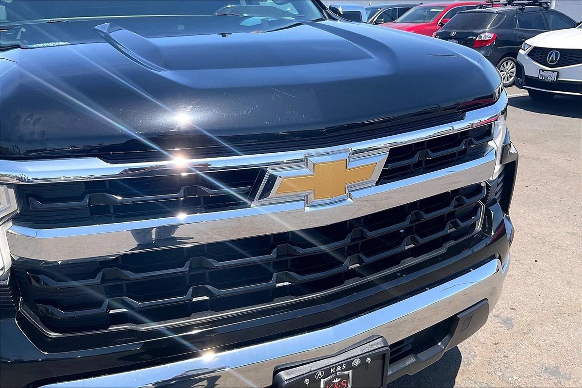 Used 2023 Chevrolet Silverado 1500 LT RWD image 4