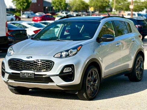 Used 2020 Kia Sportage S w/ S Sunroof Package image 2