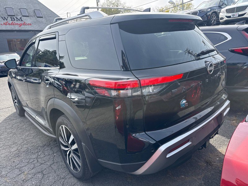 Used 2024 Nissan Pathfinder Platinum w/ Lighting Package (N93) AWD/4WD image 5